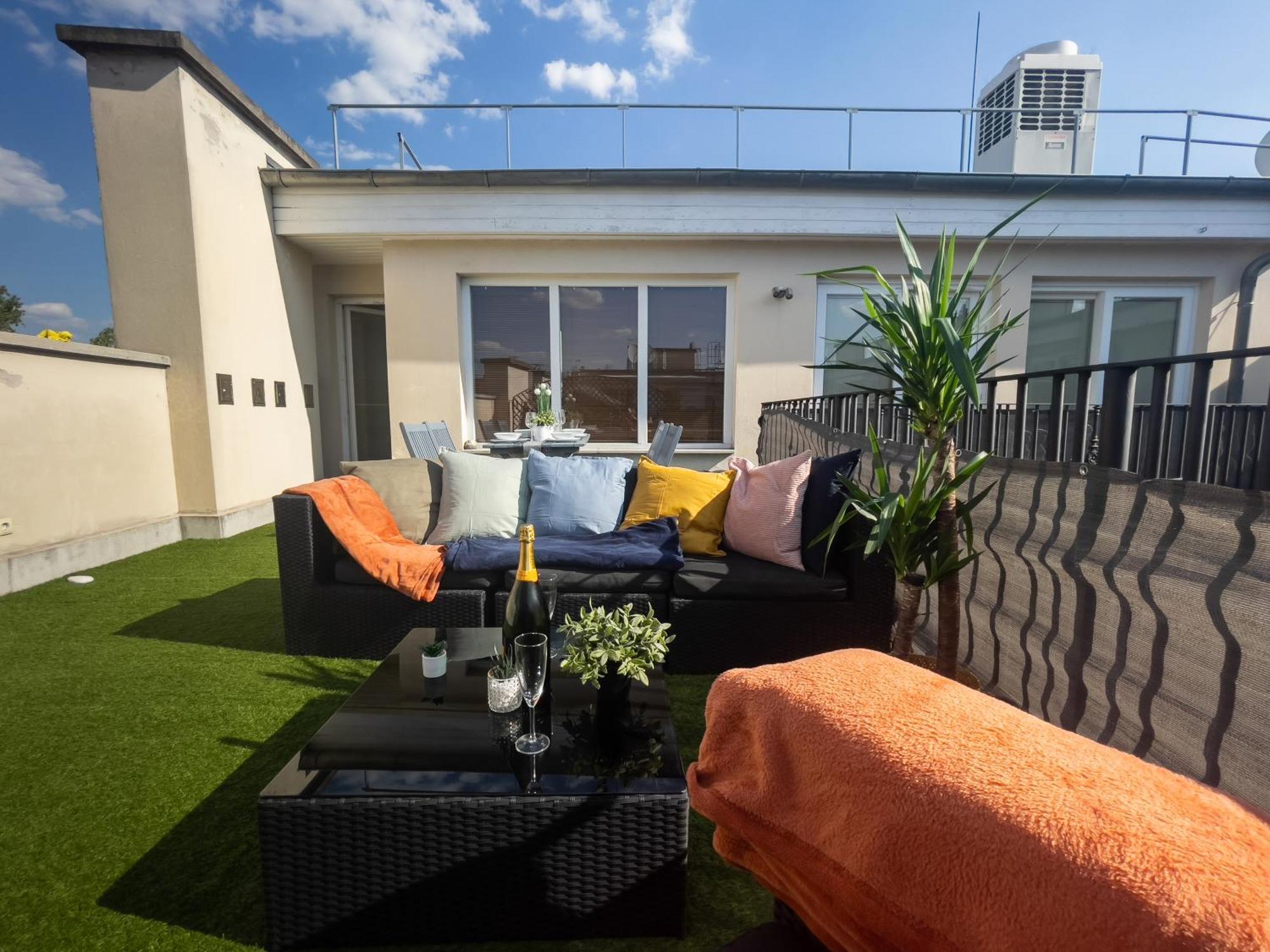 Luxurious Penthouse In The Heart Of Будапеща Екстериор снимка