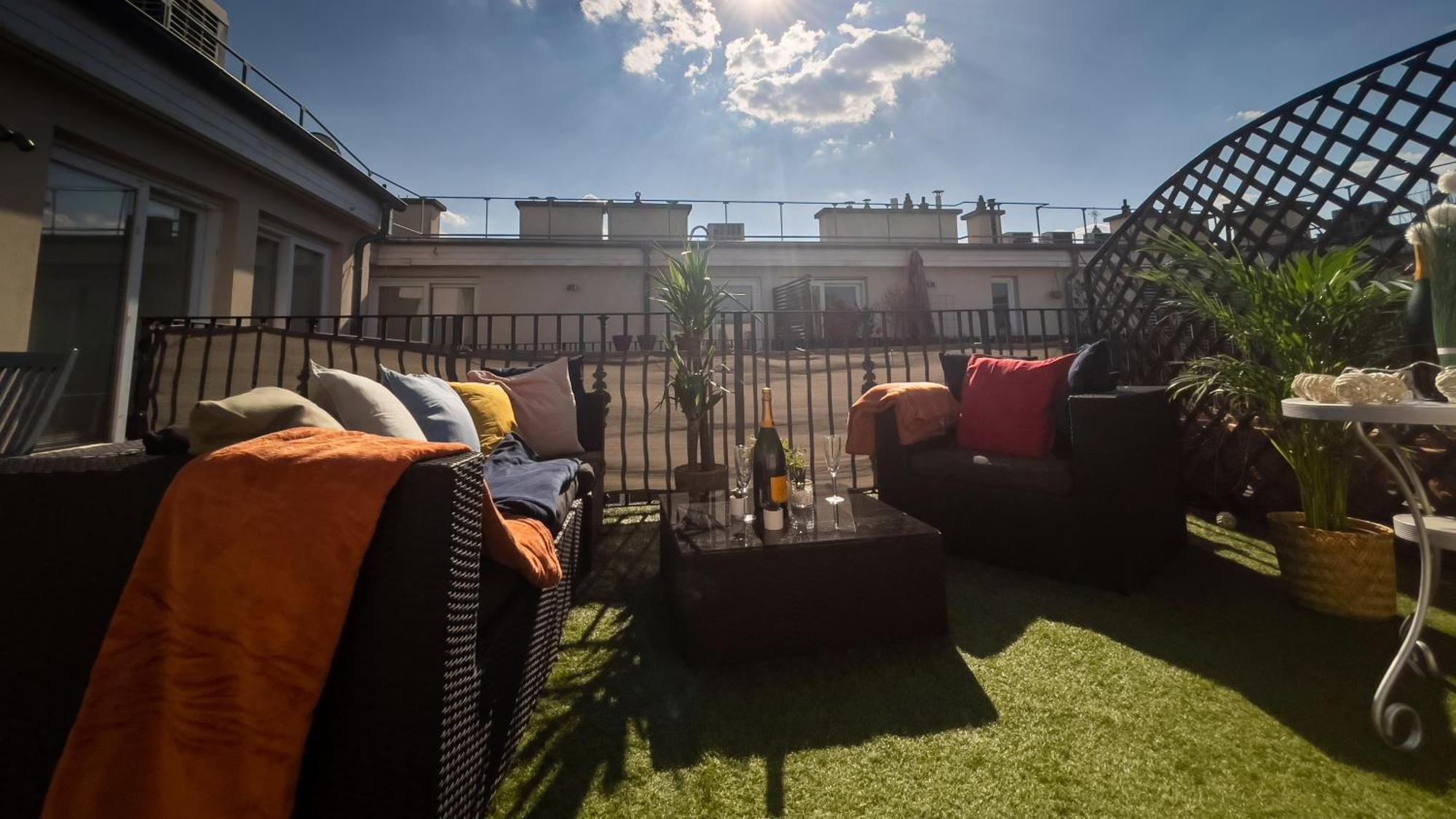 Luxurious Penthouse In The Heart Of Будапеща Екстериор снимка