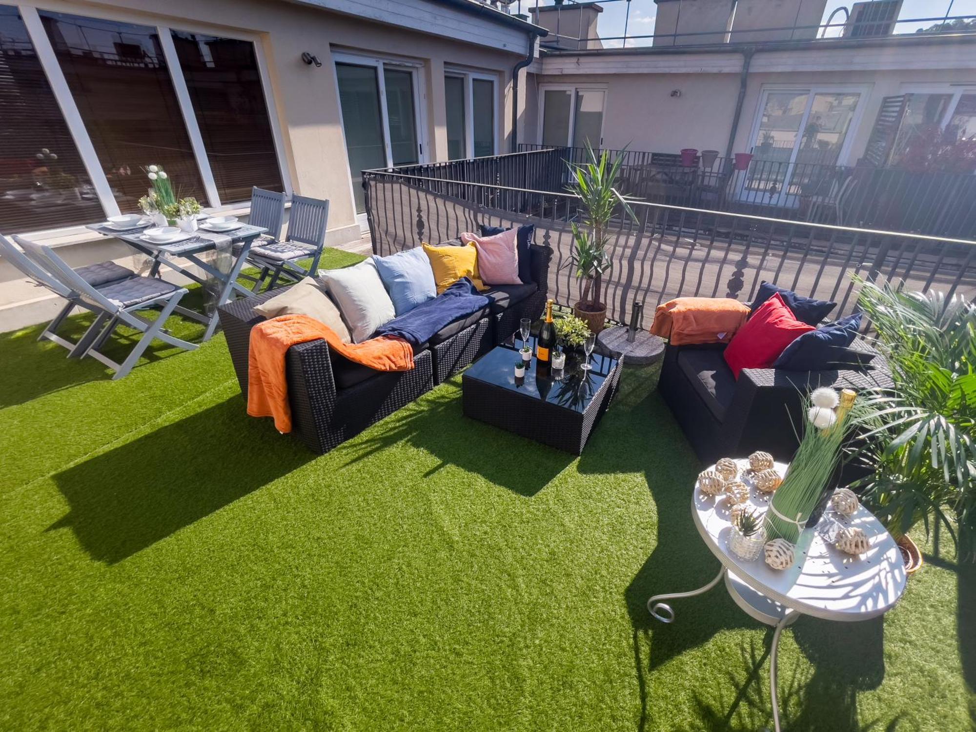 Luxurious Penthouse In The Heart Of Будапеща Екстериор снимка