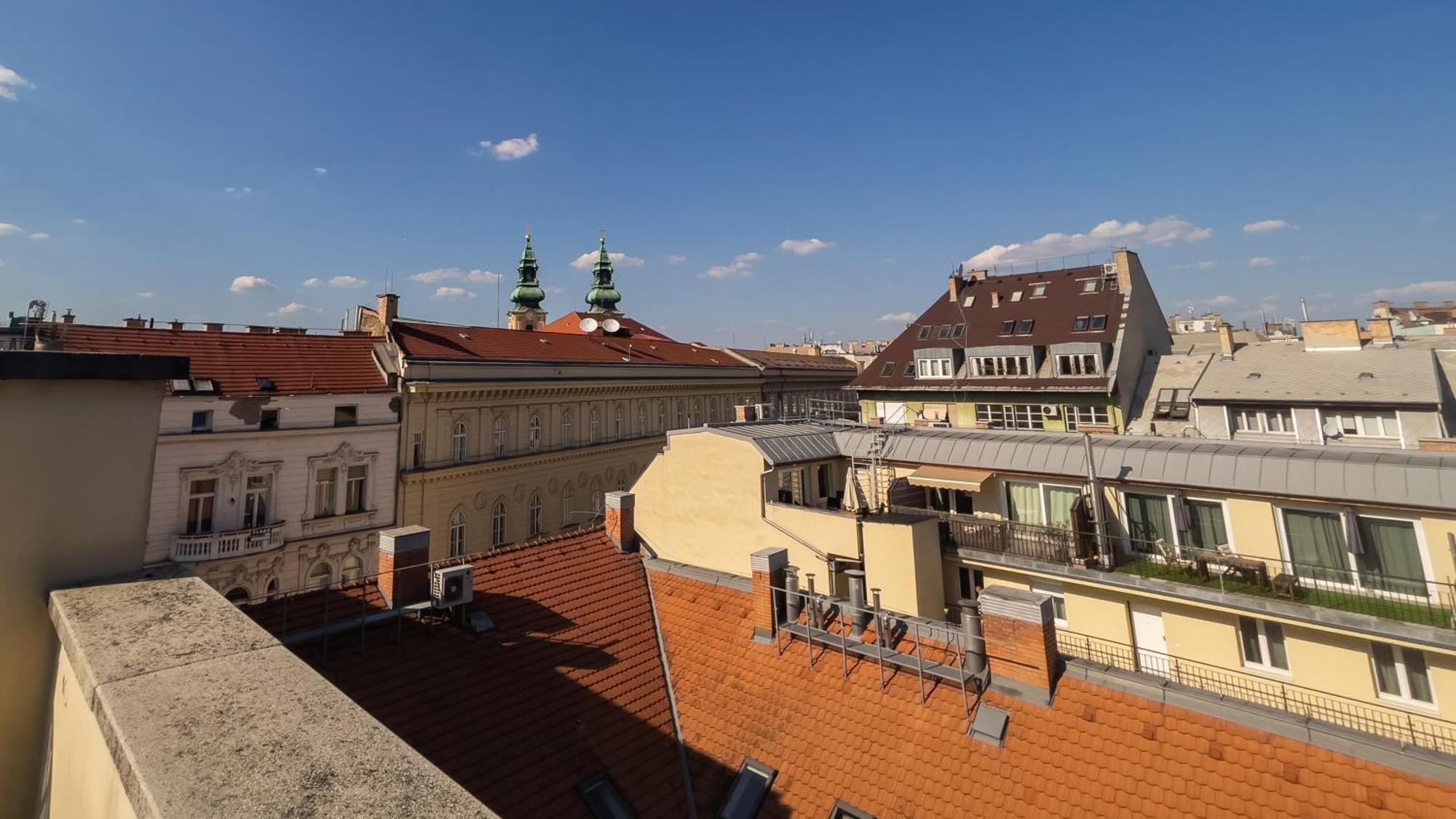 Luxurious Penthouse In The Heart Of Будапеща Екстериор снимка